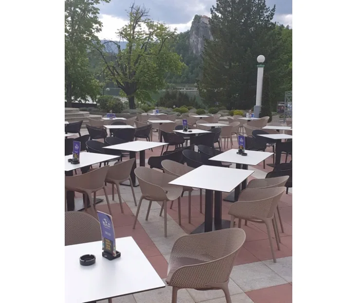 TROPICAL BAR - BLED