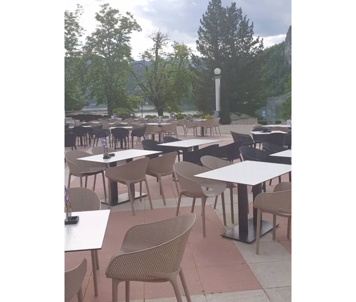 TROPICAL BAR - BLED