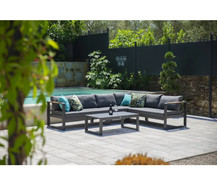 vrtna garnitura Flores