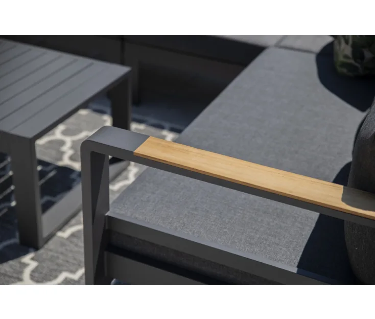 vrtna garnitura Flores