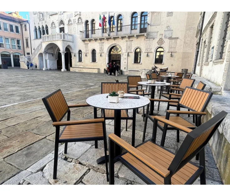 FORESTERIA, Koper bar