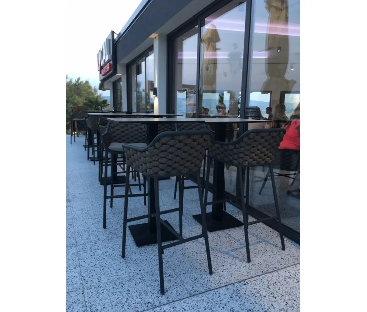 LOCAL BAR & KITCHEN