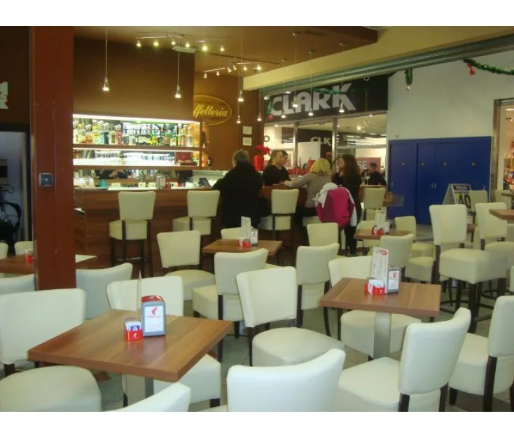 SPAR SEŽANA- stoli in mize Škerjanc.